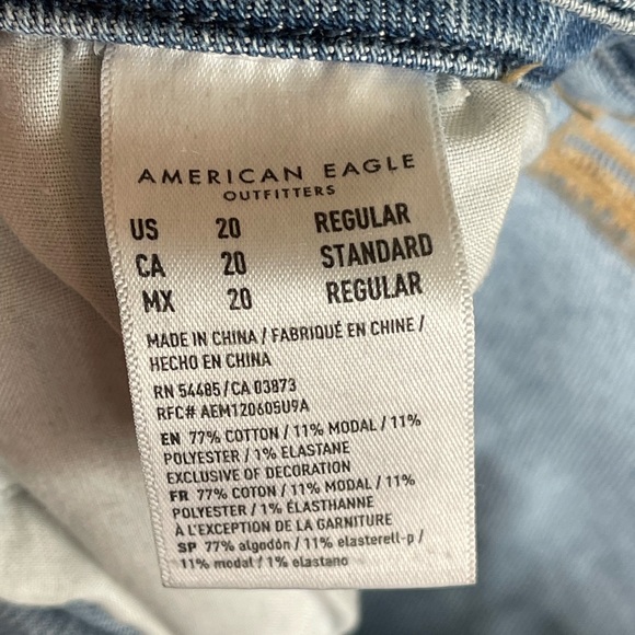 American Eagle Size 20 Distressed Mom Jean High Rise - Picture 9 of 9